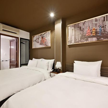 The Noble Swan Hotel New World Хошимин Екстериор снимка
